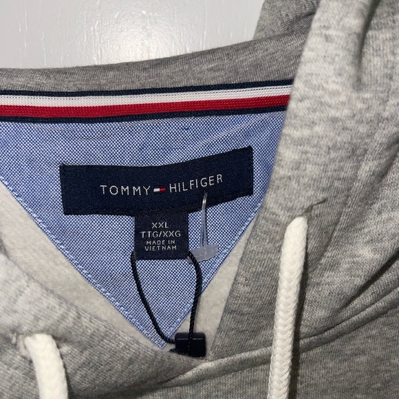 New with tags Tommy Hilfiger hoodie - Picture 3 of 5